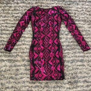 NWOT ! 💗Dress The Population Gorgeous Long-Sleeve Sequin Dress💗 Size XS